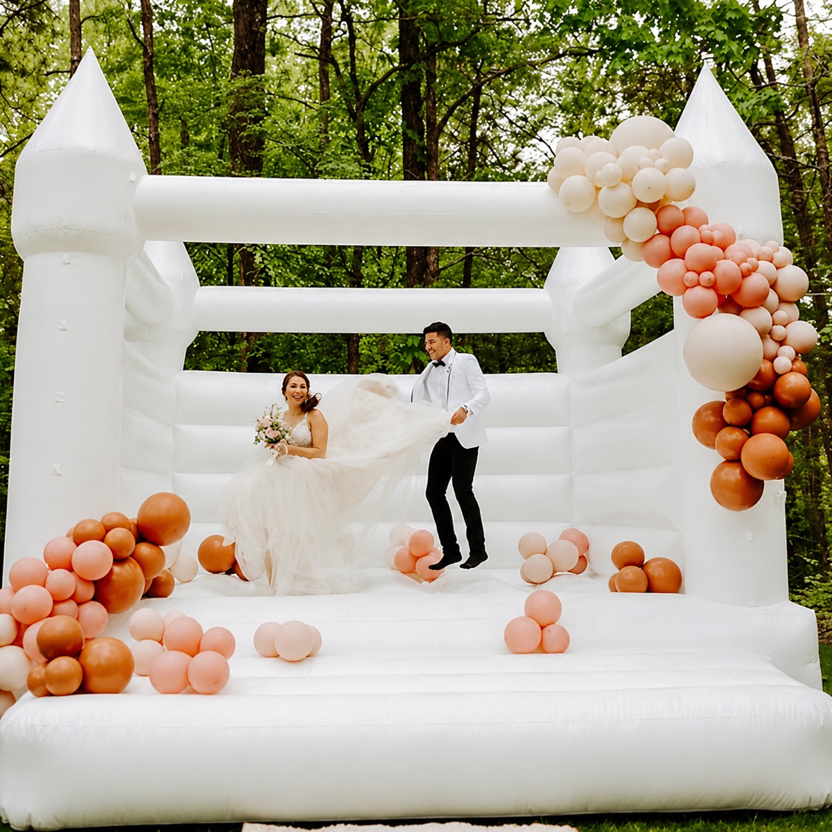 White wedding combo unit at upscale outdoor reception